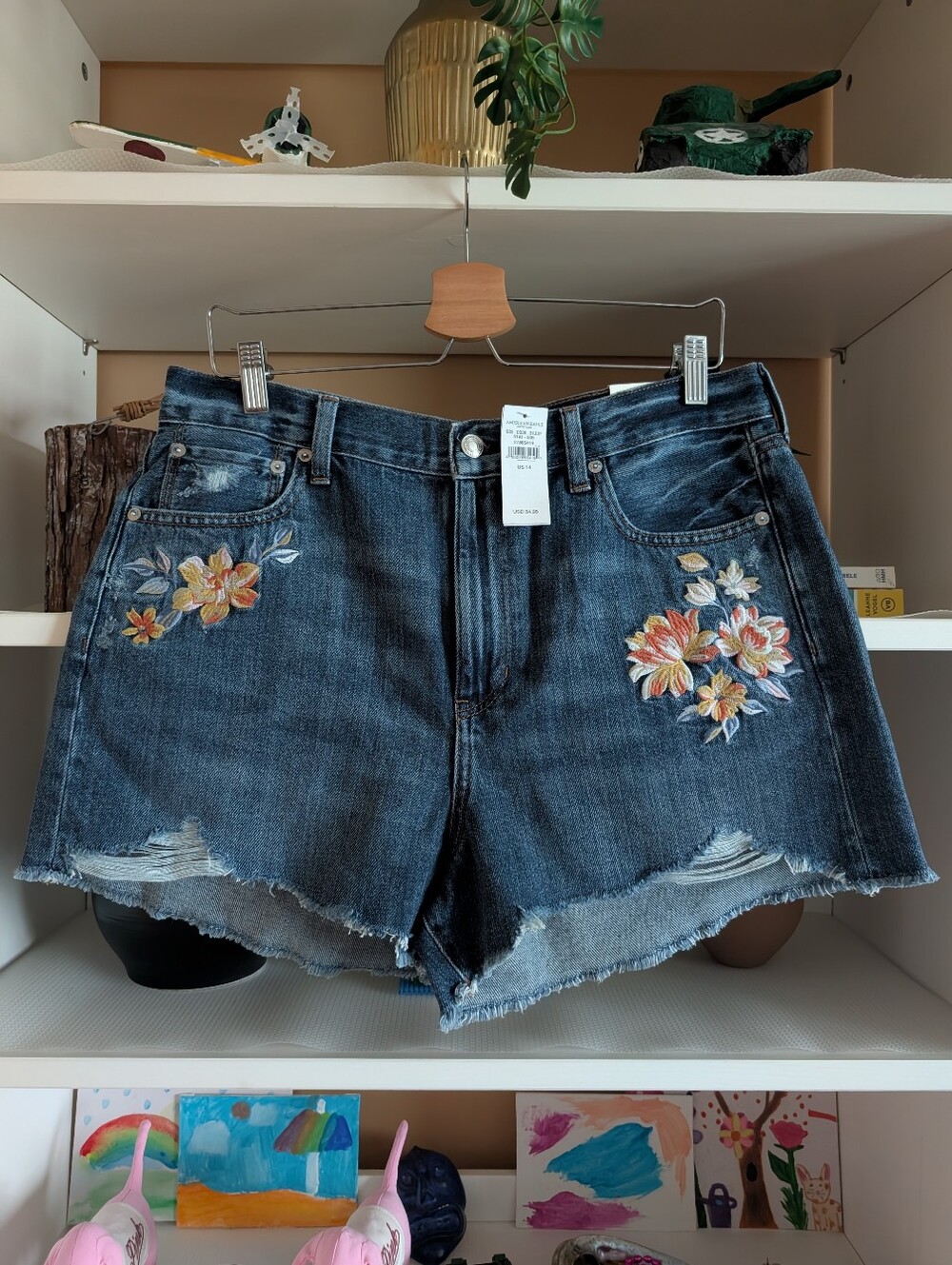 American Eagle AE Embroidered Flower Mom Short